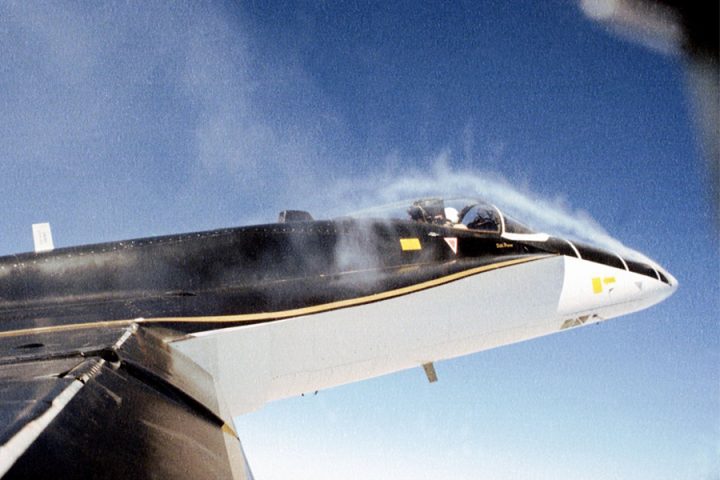 Image of a plane mid flight.